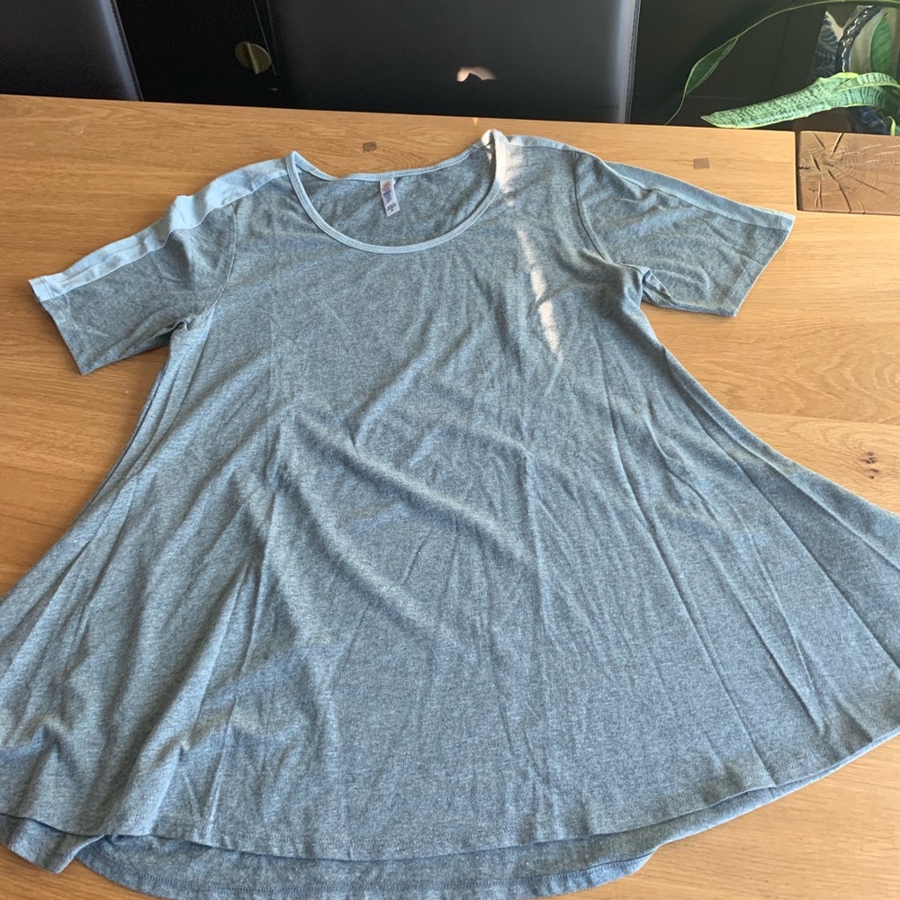 Lularoe Perfect Tee M